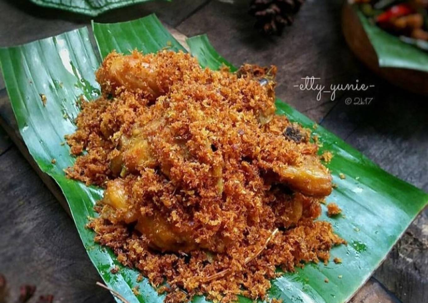 Ayam goreng serundeng
