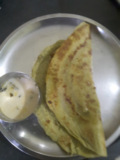 लहसुनिया पालक डोसा (Lahsuniya palak dosa recipe in Hindi) रेसिपी मुख्य फोटो