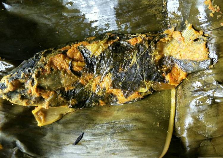  Resep  Pepes  ikan mas tulang  lunak  RLM umi oleh 