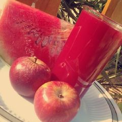 A picture of Apple and watermelon juice.