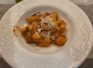 Una foto de Gnocchis al pomodoro o Ñoquis #Stilepiretta😜