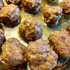 A picture of Mommy's favorite meatballs.
