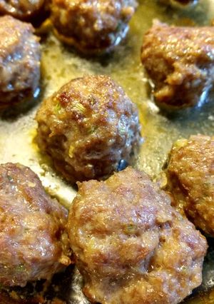 A picture of Mommy's favorite meatballs.