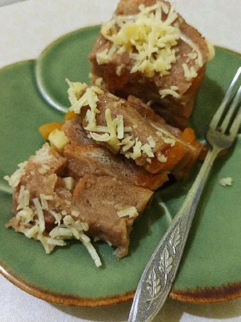 Langkah Gampang Membikin Resep Bread puding coklat (kukus) dengan aprikot dan keju yang Enak Banget Anti Ribet, Bisa Manjain Lidah