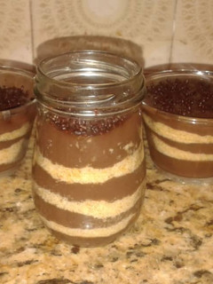 Una foto de Marquesa de chocolate en frasco