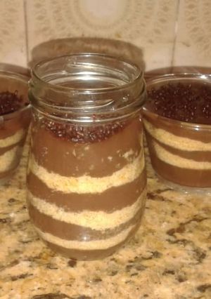 Una foto de Marquesa de chocolate en frasco