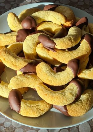 Une photo de Demi Lune aux noisettes et chocolat