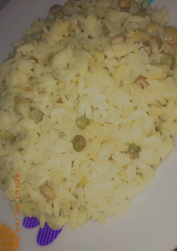 Una foto de Moro de gandules con coco🥥