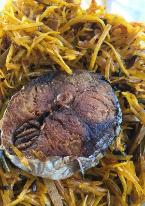 A picture of Abacha and fried fish.