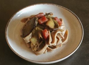 Foto di Tagliatelle di castagne con porcini e guanciale