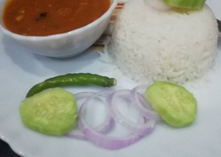 Rajma in curd gravy with rice