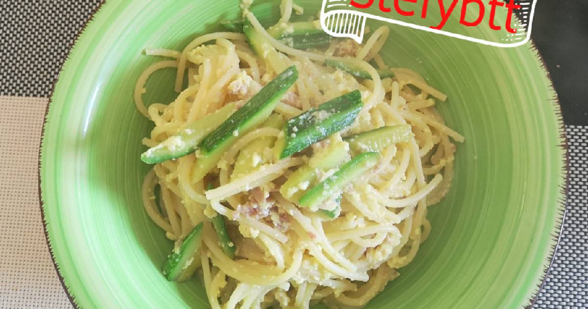 Ricetta Spaghetti alla carbonara con zucchine e prosciutto cotto di Un