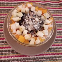 A picture of Babugosha mango fruit salad.