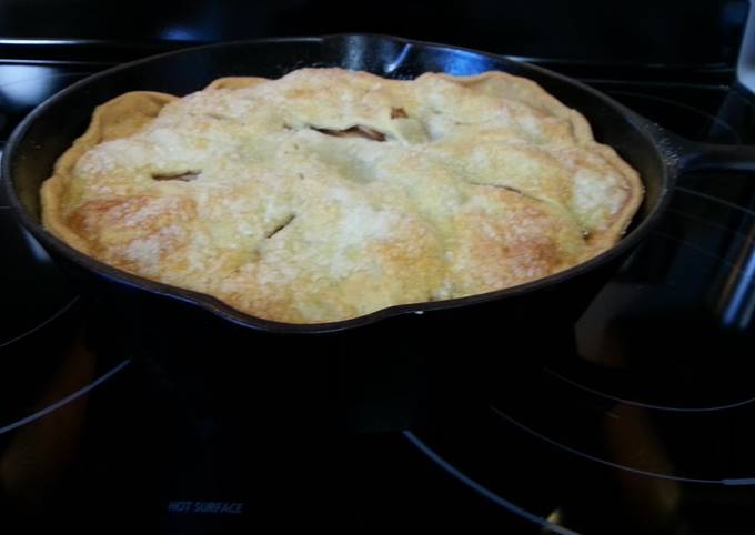 Cast Iron skillet Apple pie