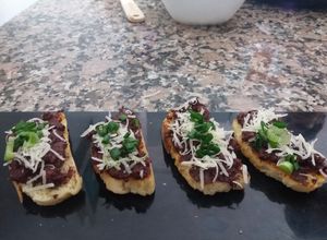 Una foto de Brusquetas de morcilla