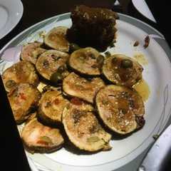 Una foto de Lomo de cerdo relleno con 3 carnes