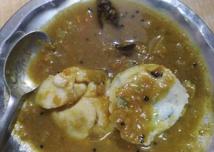 Idli sambhar