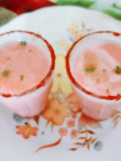 જામફળ નો જ્યુસ (Guava Juice Recipe In Gujarati) રેસીપી મુખ્ય ફોટો