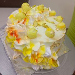 A picture of Rasmali cake.