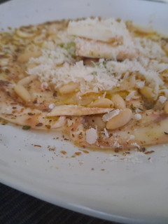 Una foto de Carpaccio de champiñones