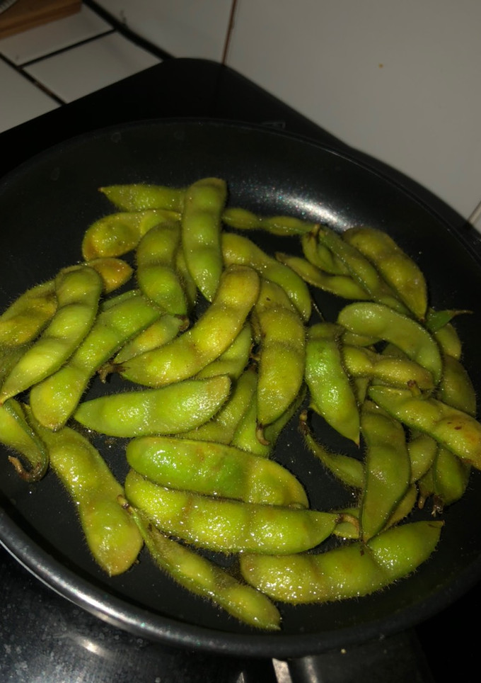 Una foto de Edamame picante