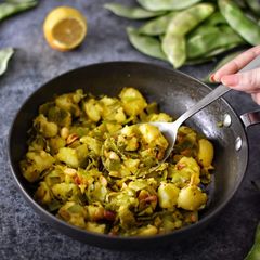 A picture of Broad Beans and Potato Curry.