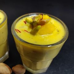 A picture of Mango rabdi shots.