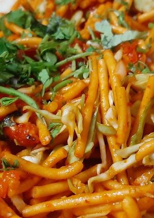 ચાઈનીઝ ભેળ (Chinese Bhel Recipe in Gujarati) રેસીપી મુખ્ય ફોટો