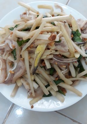 Hình của món Gỏi sen Tai heo.