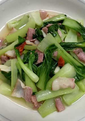 培根炒青江菜 的食譜成品照片