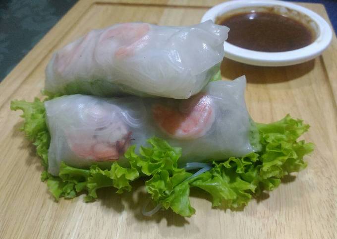 Simple Fresh Vietnamese Spring Roll