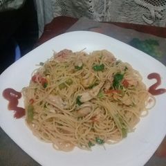 A picture of Spaghetti in stir fried chicken. #localfoodcontest_Nairobi East.