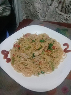 A picture of Spaghetti in stir fried chicken. #localfoodcontest_Nairobi East.