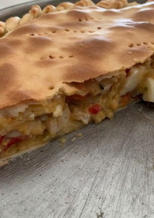 Una foto de Tarta de pollo, choclo y queso
