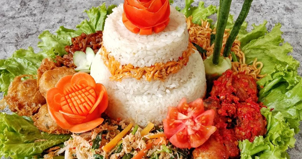 Tumpeng Cake