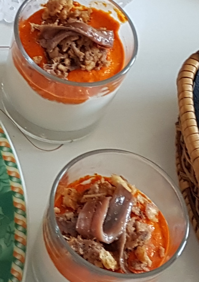Una foto de Vasitos crema queso de cabra con anchoas
