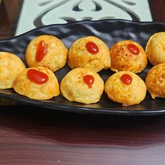 A picture of Maggi Appe.