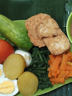 Foto resep Gado-Gado Siram Malang Simple (Pakai Bumbu Pecel Jadi)