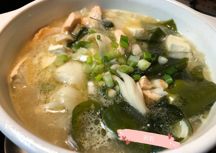 Soup miso salmon 鮭魚湯