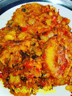 A picture of Beans and plantain pottage.