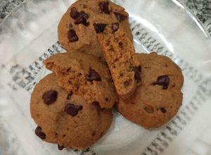 Una foto de Galletas de naranja y chocolate con harina integral