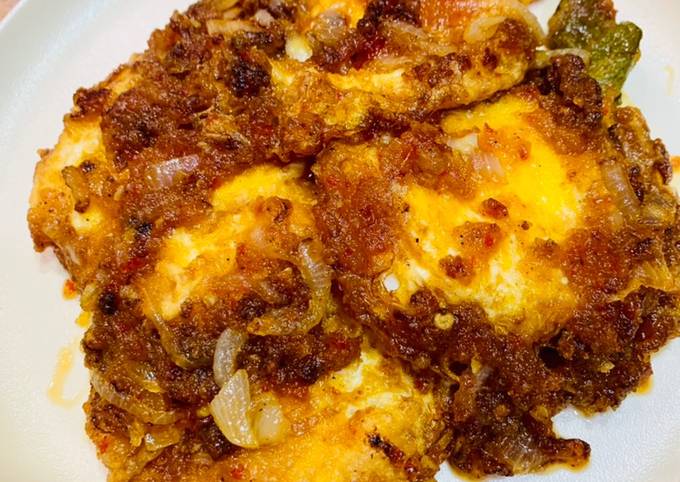 Resep Telur Ceplok Balado Oleh Gina Sugiyono Cookpad