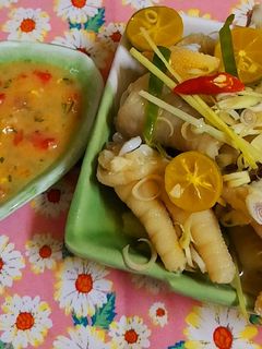 Hình của món Chân gà sả tắc.