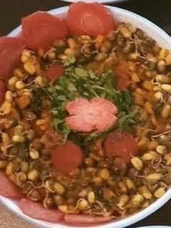 स्प्राउट्स सैलेड (sprouts salad recipe in Hindi) रेसिपी मुख्य फोटो