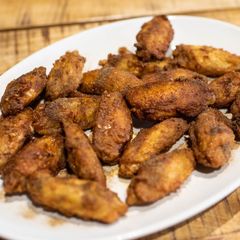 A picture of Japanese style spicy fried chicken wings.