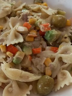 Una foto de 170. Ensalada de lacitos con salsa César