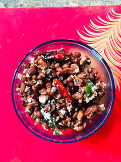 தட்டைப்பயறு சுண்டல்(thattaipayiru sundal recipe in tamil) செய்முறை முக்கிய புகைப்படம்