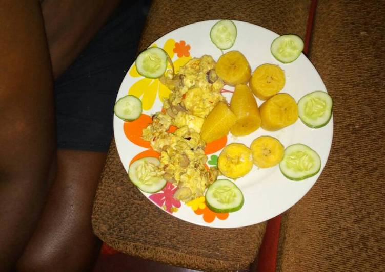 Steps to Prepare Any-night-of-the-week Boiled plantain with fried egg and cucumber