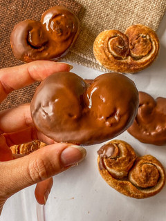 Una foto de Palmeritas de canela y chocolate