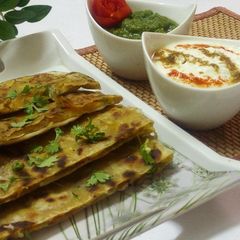 A picture of Mugalai parantha.